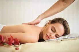 Hot Stone Massage: Benefits and Cautions 2025 Hot Stone Massage: Benefits and Cautions 2025